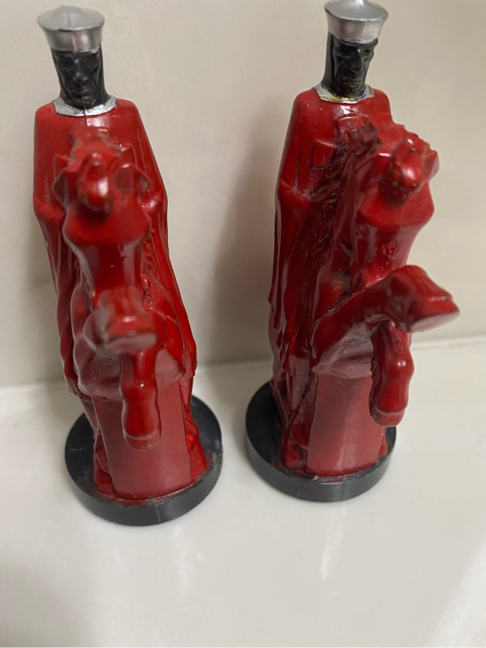 Vintage 1947 Kingsway Florentine Replacement Chess Pieces -Red Knights Pair